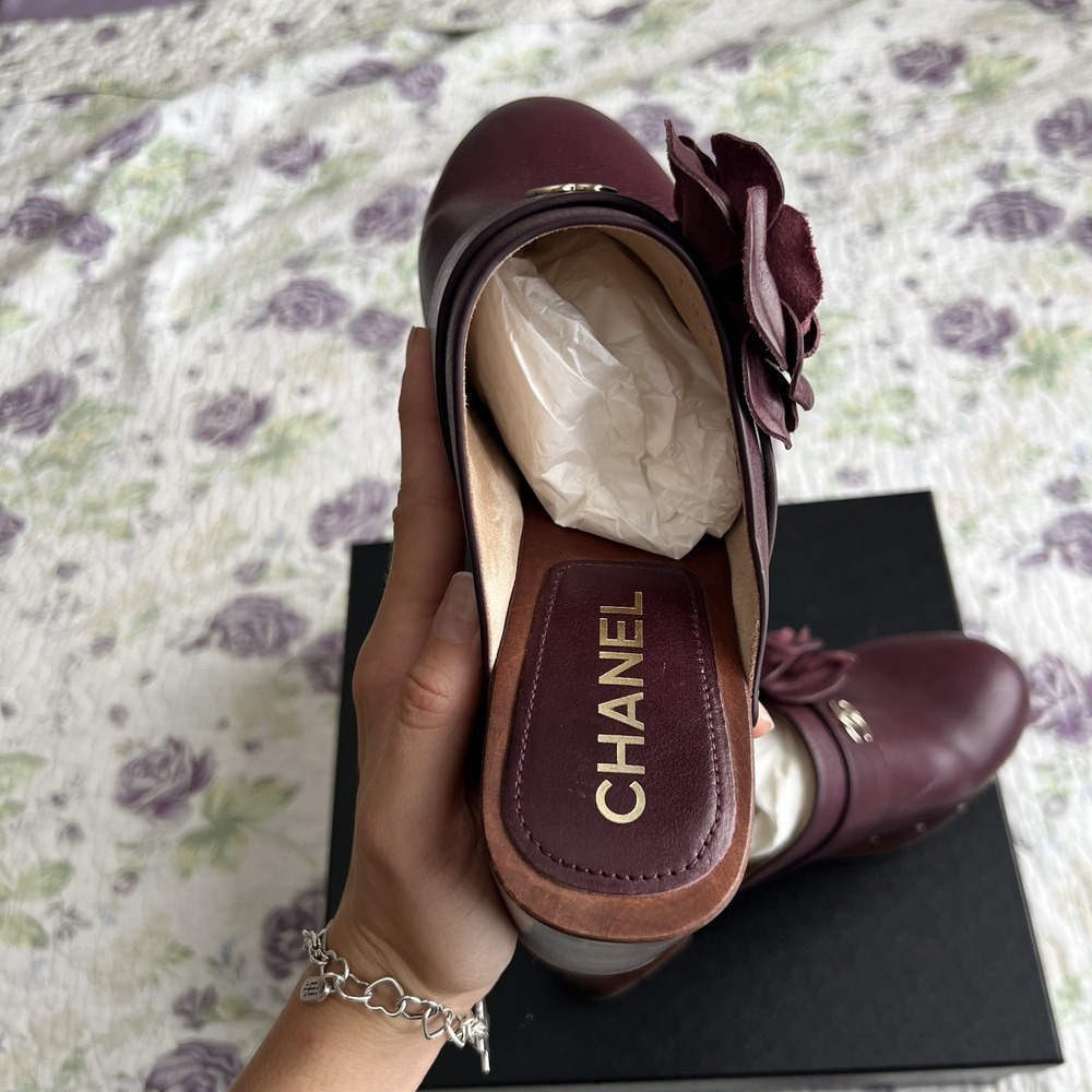 Chanel Burgundy Leather Camellia Flower Studded Platform Clogs 2023 IT 40 - Picture 7 of 16